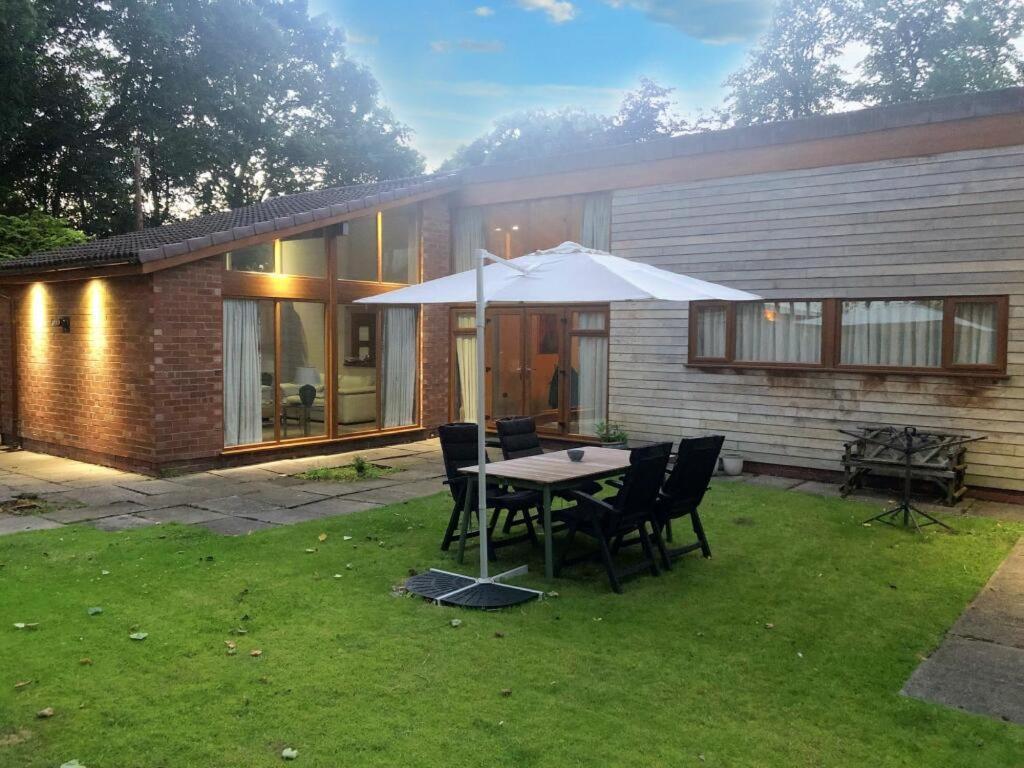 3 Chatsworth Road, Worsley * Manchester