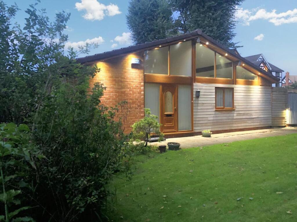 3 Chatsworth Road, Worsley Holiday home Manchester