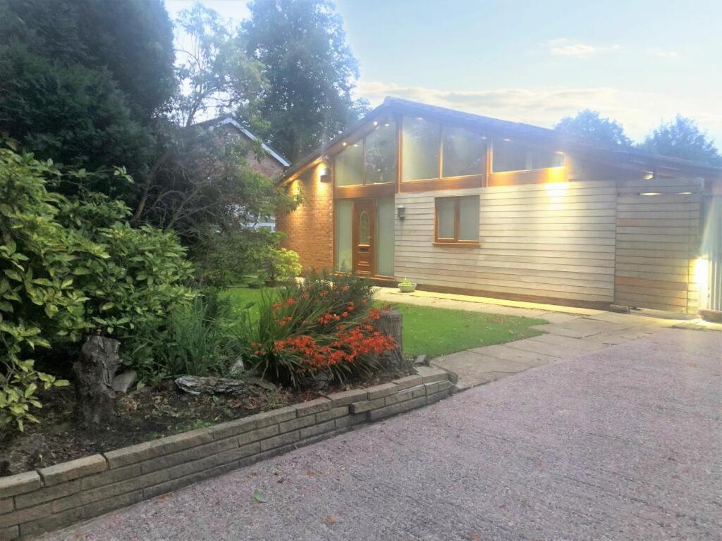 3 Chatsworth Road, Worsley Holiday home Manchester