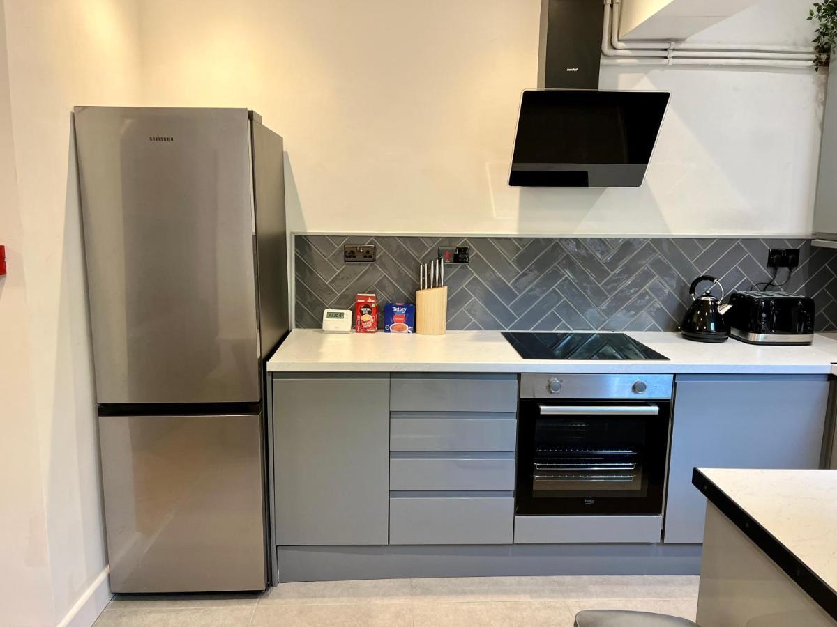Holiday home Modern Centre Townhouse Sleeps 10 & Parking Manchester
