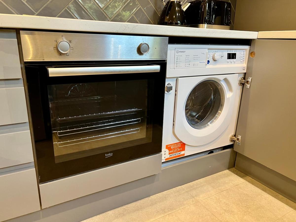 Holiday home Modern Centre Townhouse Sleeps 10 & Parking