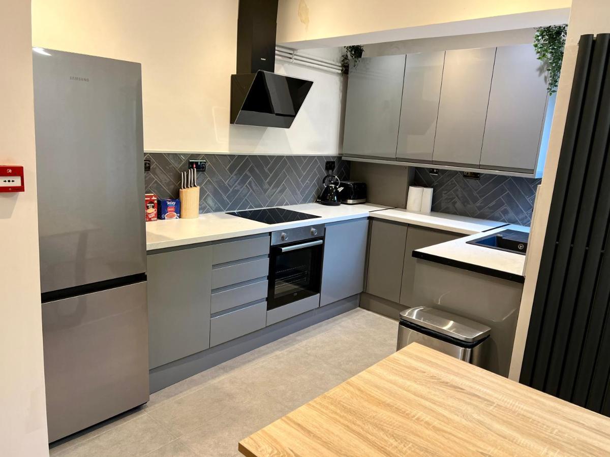 Holiday home Modern Centre Townhouse Sleeps 10 & Parking Manchester