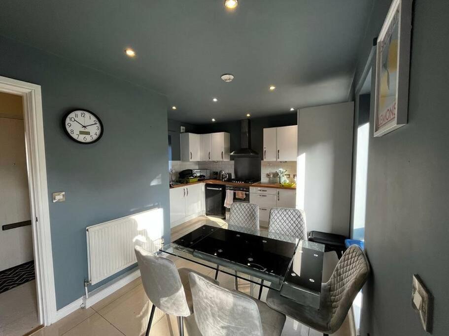 Deluxe 4 Bed House Near The Etihad By Snoozystays * Manchester