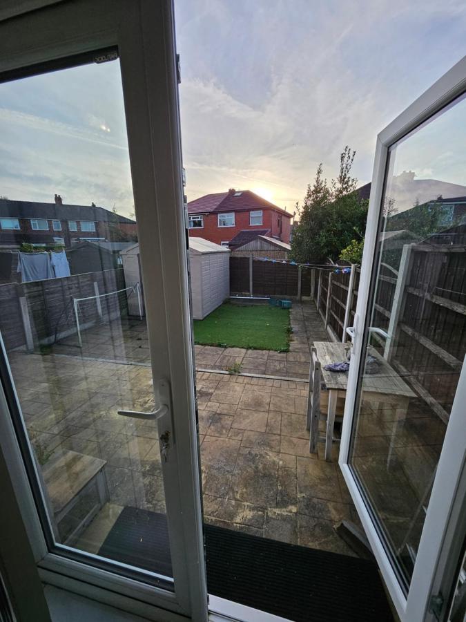 Vakantiehuis Serene 3br With Free Parking