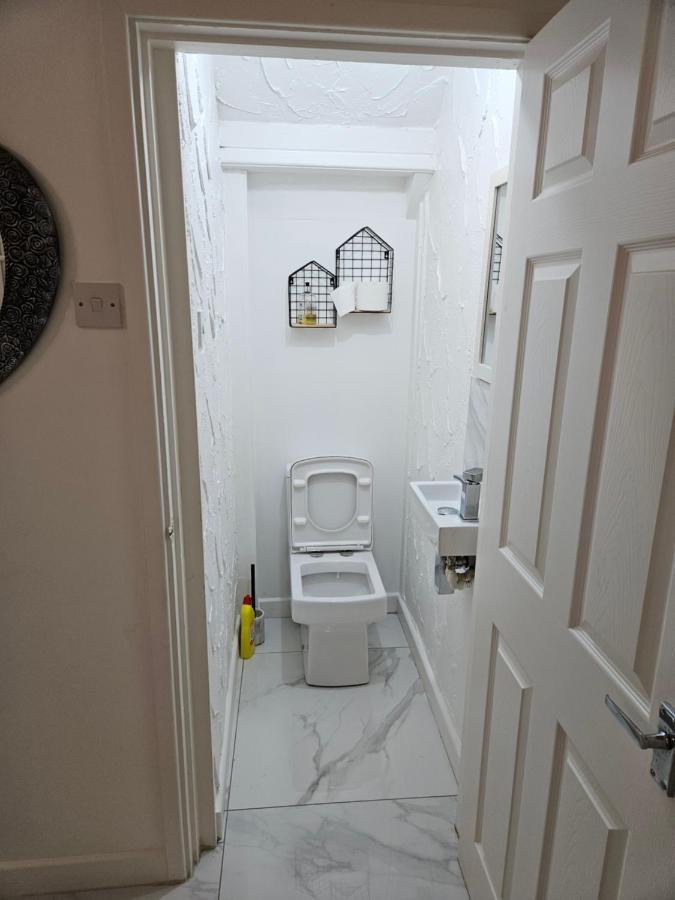 Serene 3br With Free Parking * Manchester