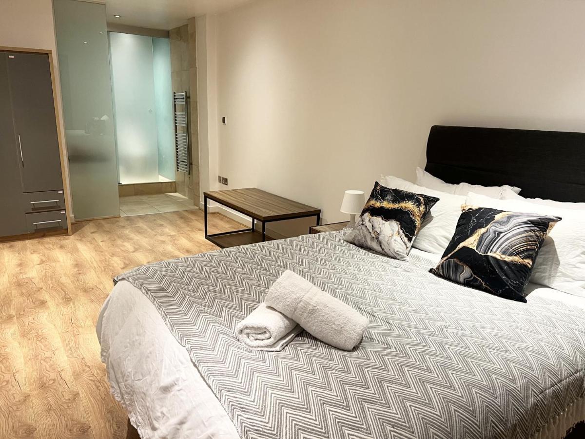 Free Parking 2 Bedroom Apartment *