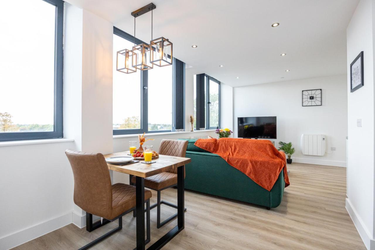 Chic Luxury Near Old Trafford Stadiums Apartment *