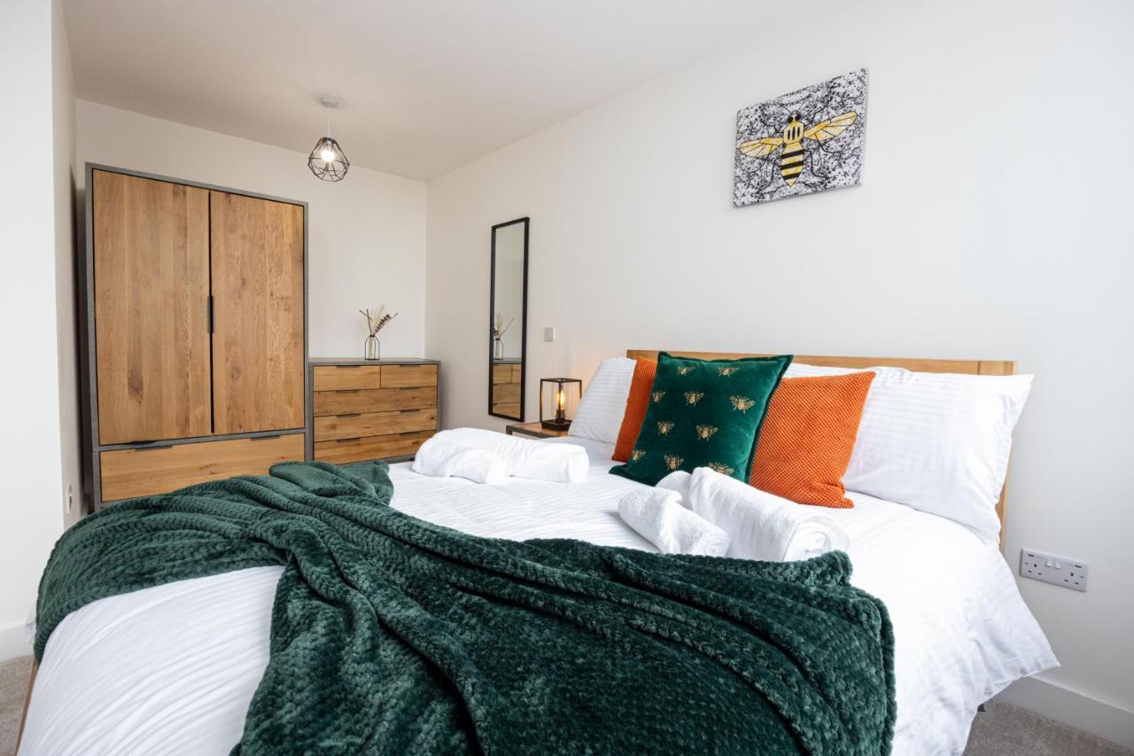 Chic Luxury Near Old Trafford Stadiums Apartment