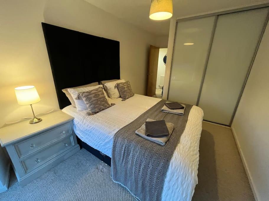 Etihad Fc 2br With Water View Manchester