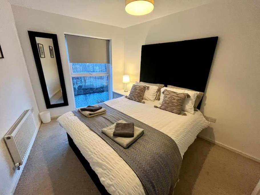 Etihad Fc 2br With Water View Appartement Manchester