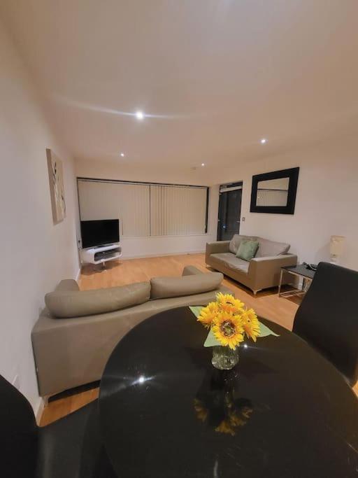 Apartment Amazing 1 Bedroom *