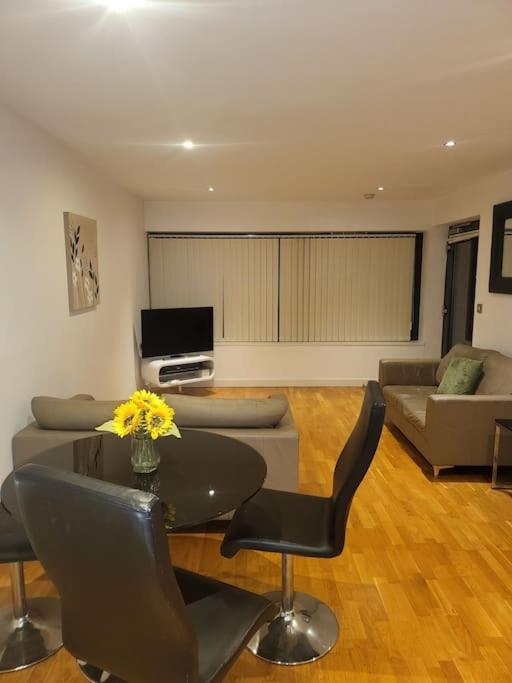 Apartment Amazing 1 Bedroom *