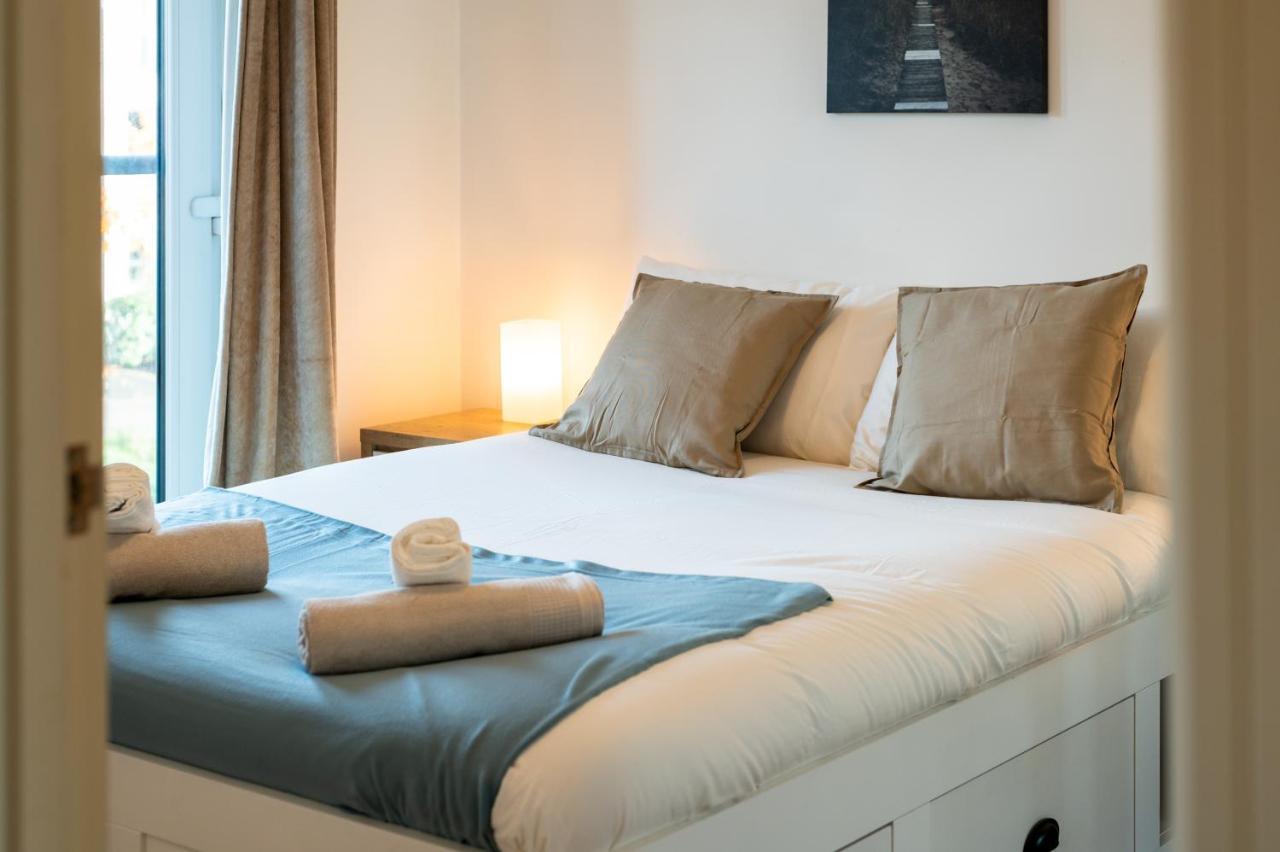 Serviced Northernnightzzz - The Gardens Holiday home *