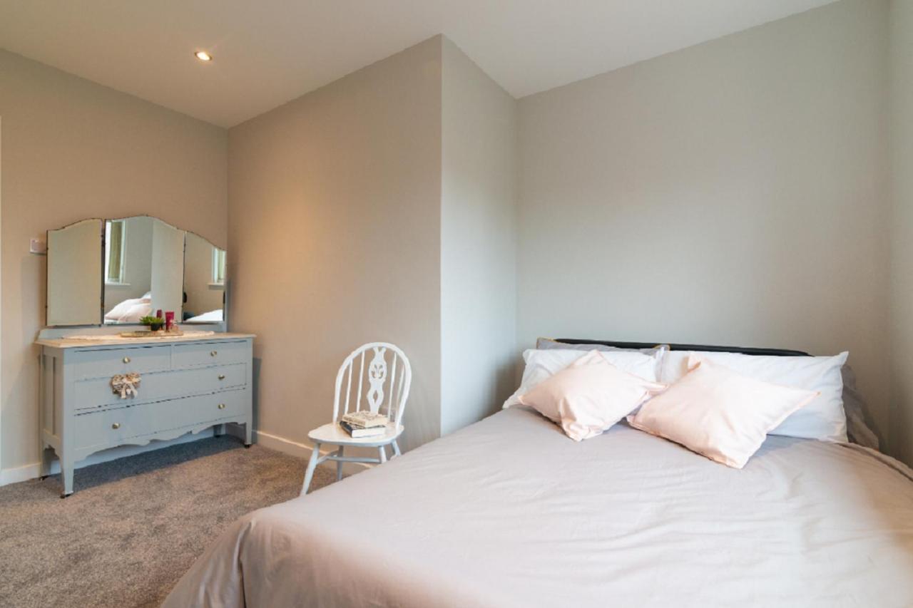 Vakantiehuis Contractor Sleeps 6 - 11 - Airport *