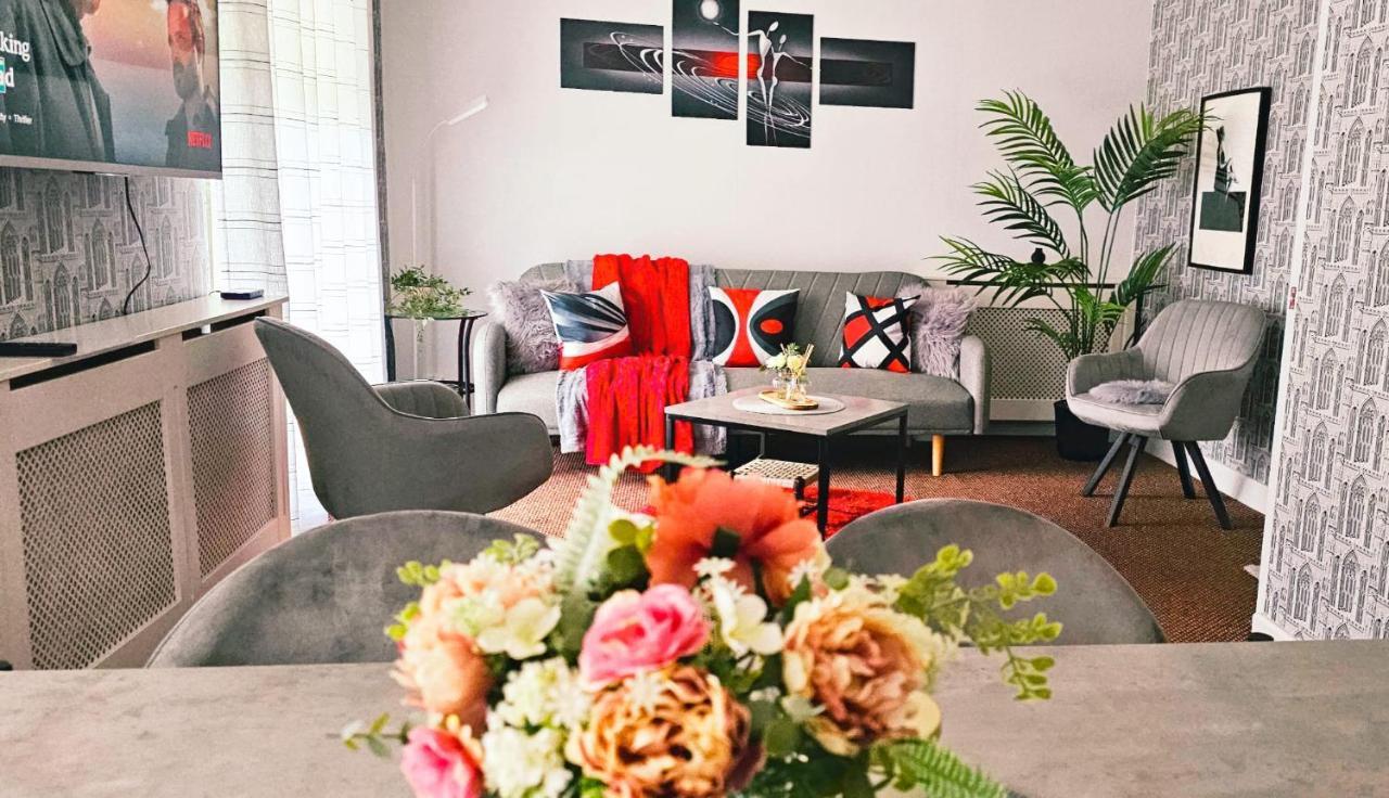 Apartment 5 Min Away From Centre