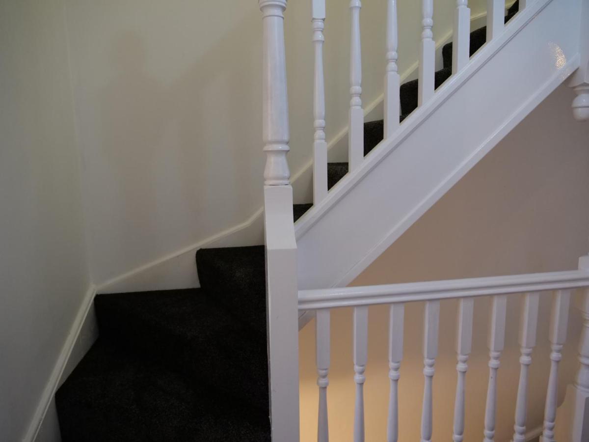 Appartement Spacious 4 Bed House, Sleep 8 Short & Long Stay, Free Parking ,5min Drive From Man Stadium
