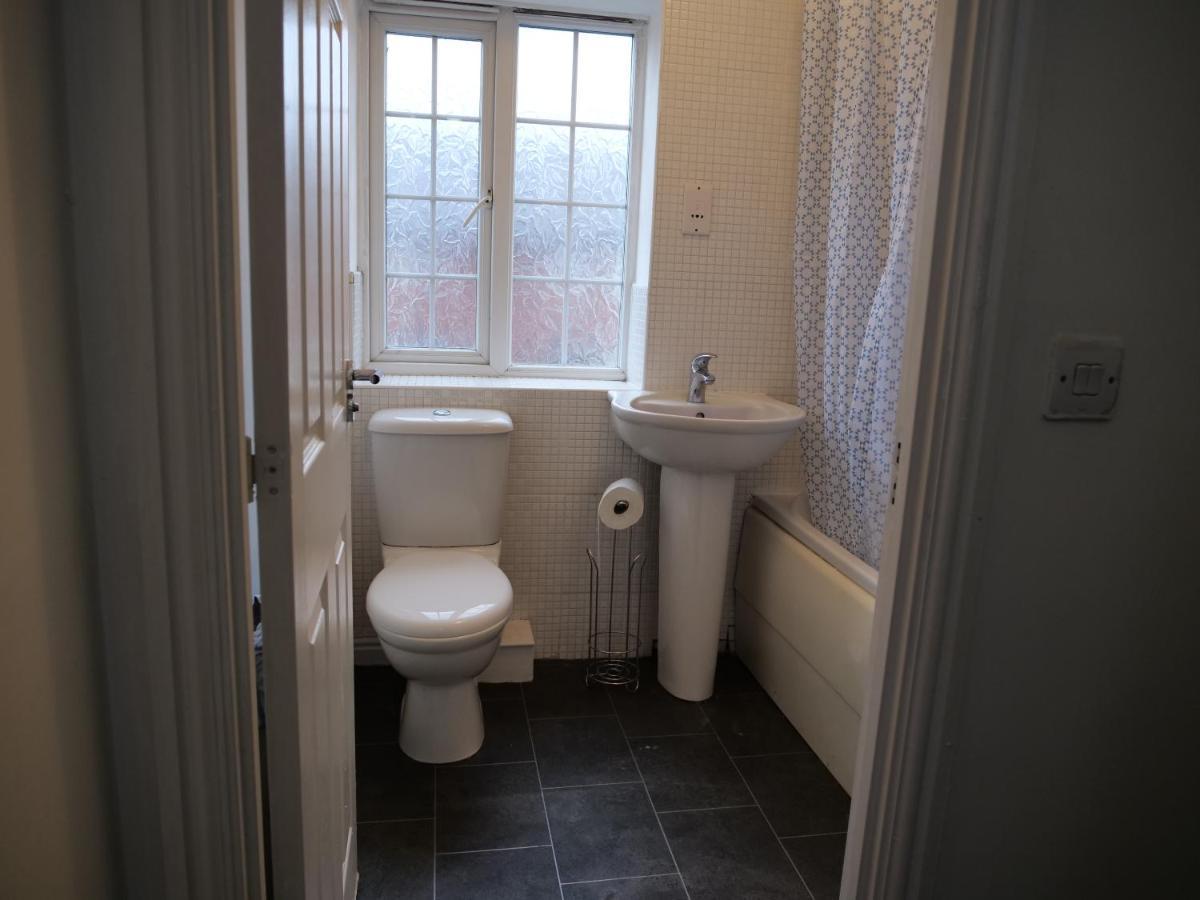Appartement Spacious 4 Bed House, Sleep 8 Short & Long Stay, Free Parking ,5min Drive From Man Stadium
