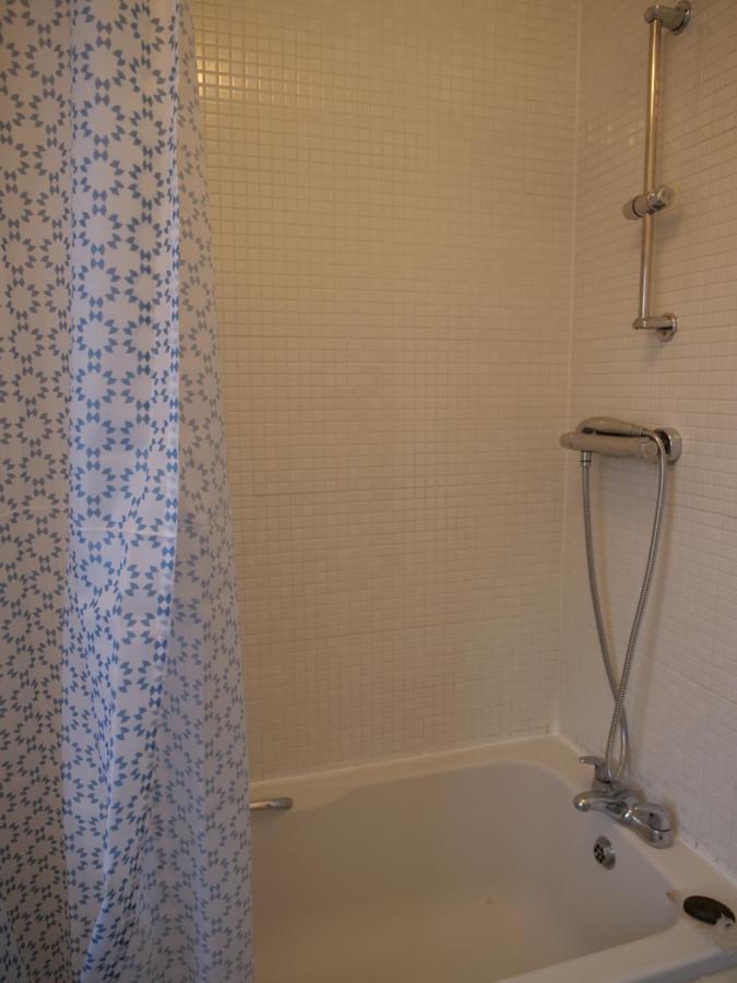 Spacious 4 Bed House, Sleep 8 Short & Long Stay, Free Parking ,5min Drive From Man Stadium Appartement *