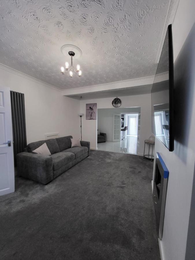 Serene 3br With Free Parking Vakantiehuis