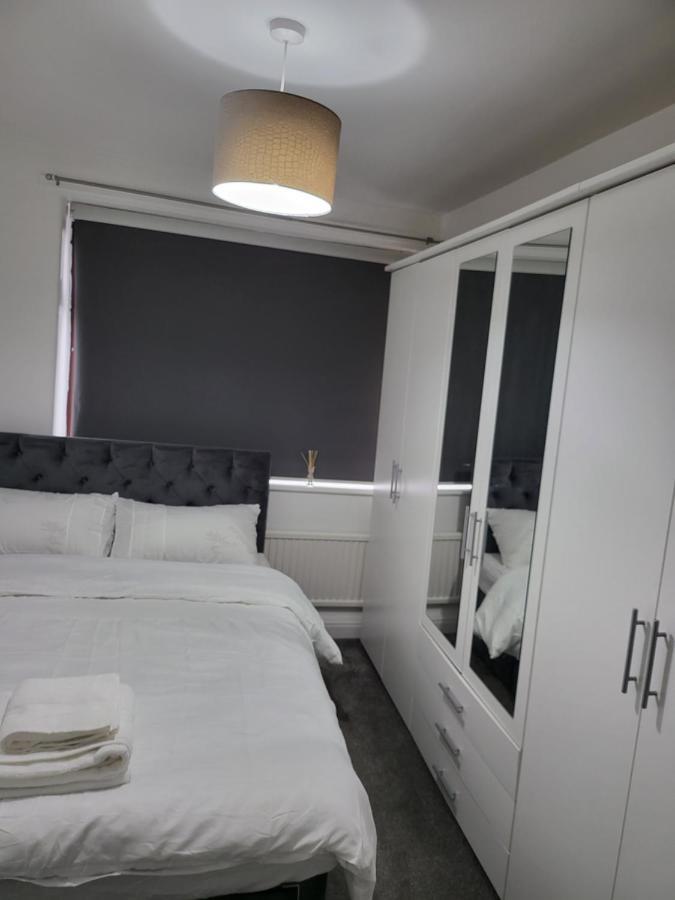 Serene 3br With Free Parking * Manchester