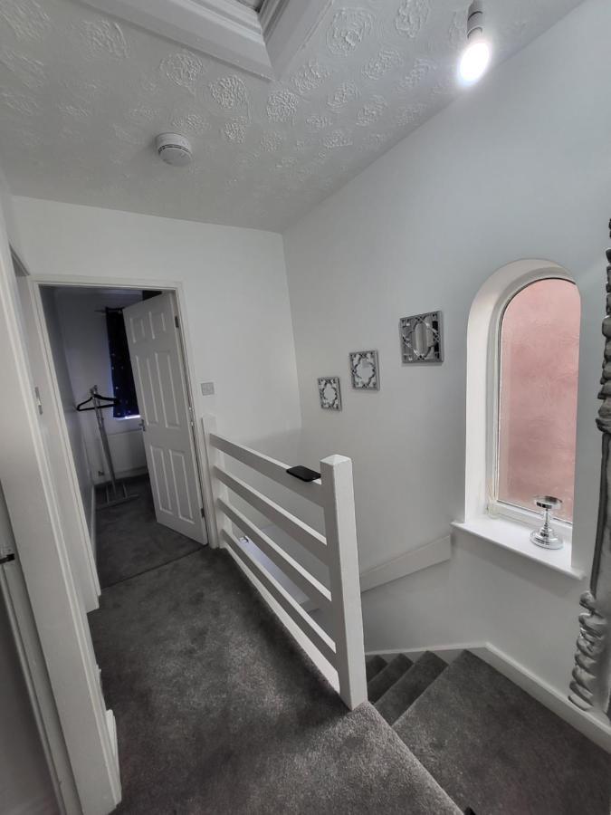 Serene 3br With Free Parking Vakantiehuis Manchester