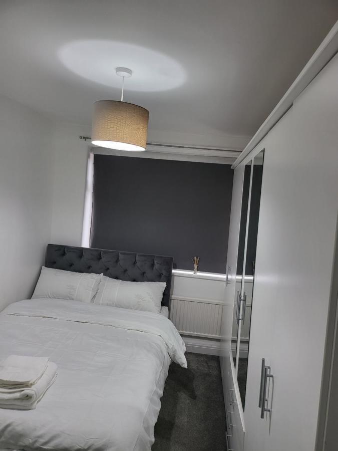 Serene 3br With Free Parking Vakantiehuis Manchester