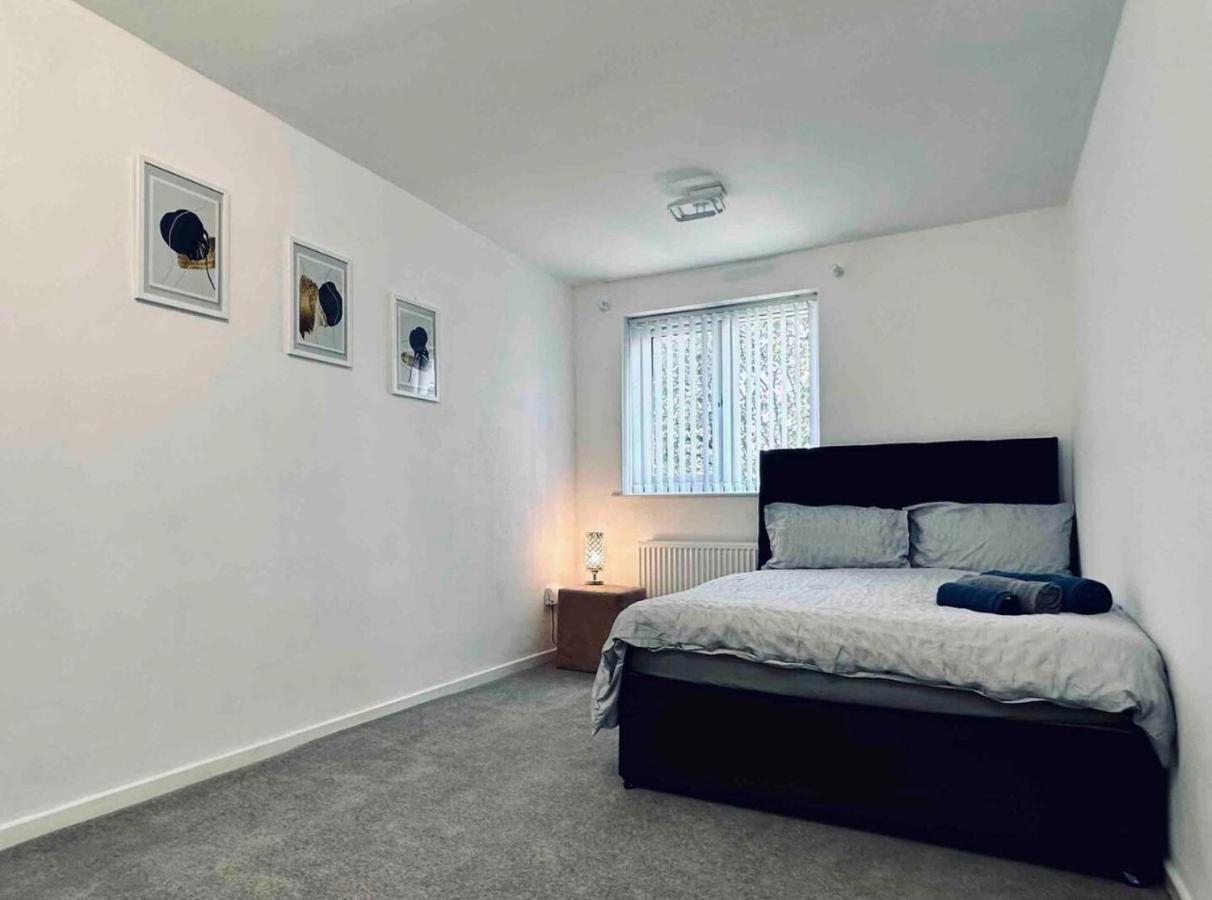 Cozy Off Famous Wilmslow Road Apartment