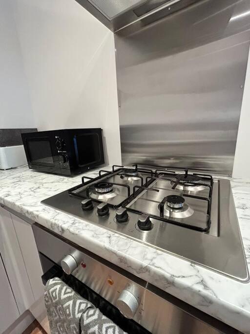 Spacious 1-bed In Stretford