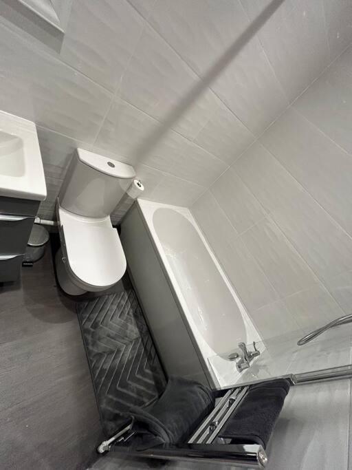 Spacious 1-bed In Stretford