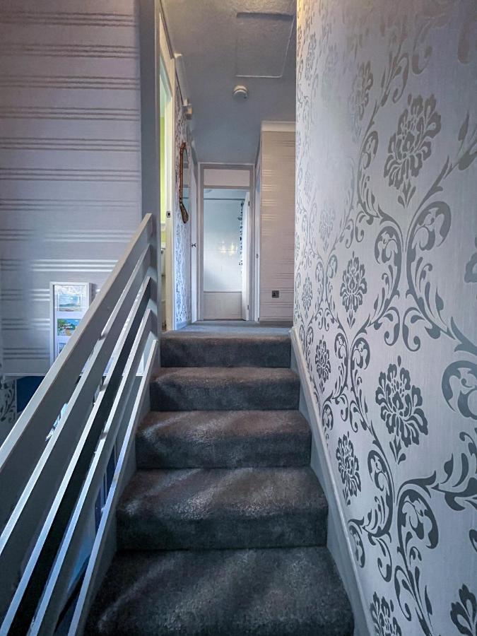 5 Min Away From Centre Apartment