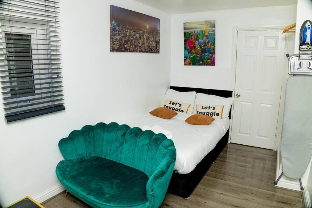 Cosy Haven For Two *