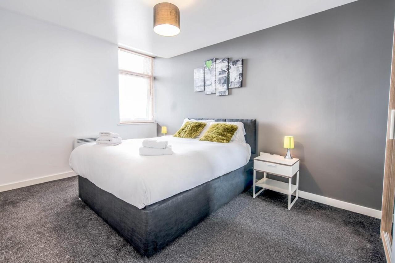 Modern & Central 1kb Apt Salford Quays Apartment Manchester