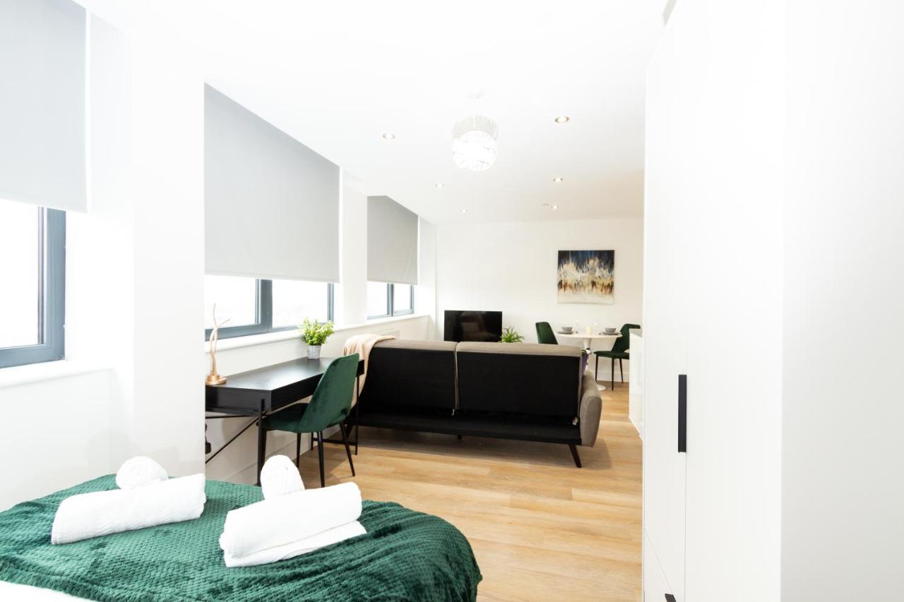 Stylish Overlooking Old Trafford Appartement