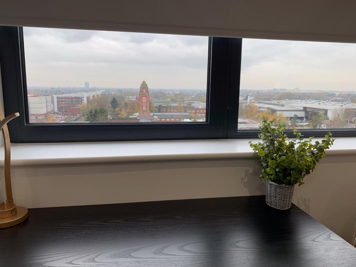 Stylish Overlooking Old Trafford Manchester