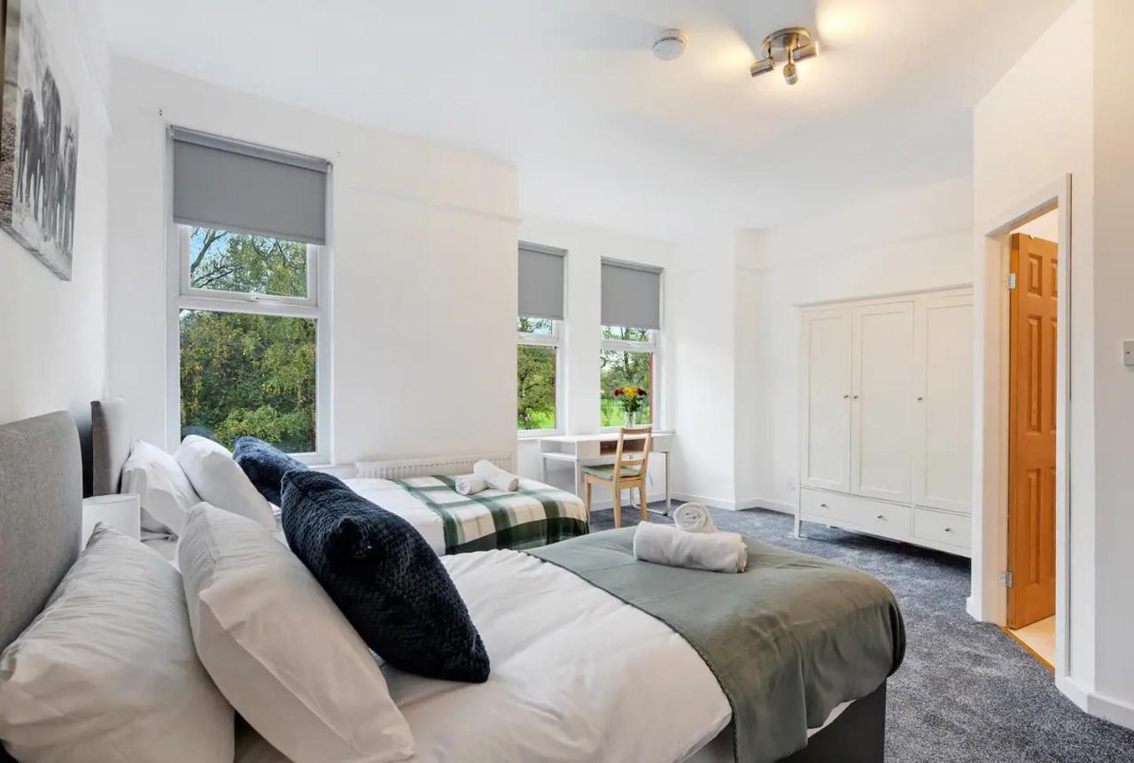 Pass The Keys Old Trafford 4-bedroom Retreat Near United & Centre - Family-friendly