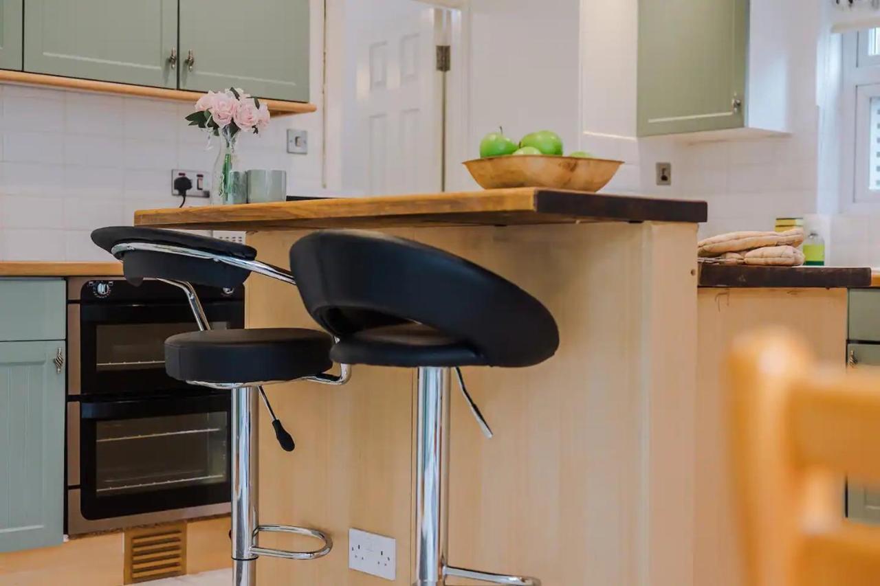 Holiday home Pass The Keys Old Trafford 4-bedroom Retreat Near United & Centre - Family-friendly *