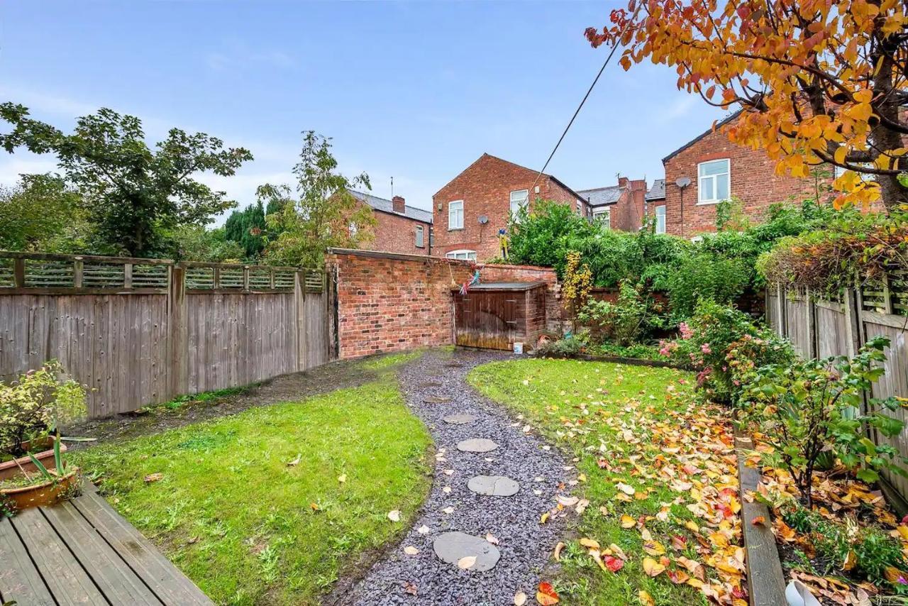 Holiday home Pass The Keys Old Trafford 4-bedroom Retreat Near United & Centre - Family-friendly *