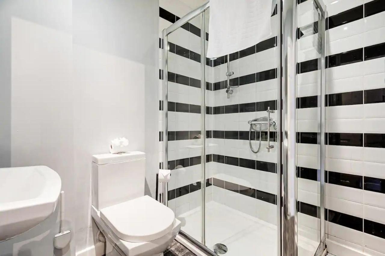 Holiday home Pass The Keys Old Trafford 4-bedroom Retreat Near United & Centre - Family-friendly *