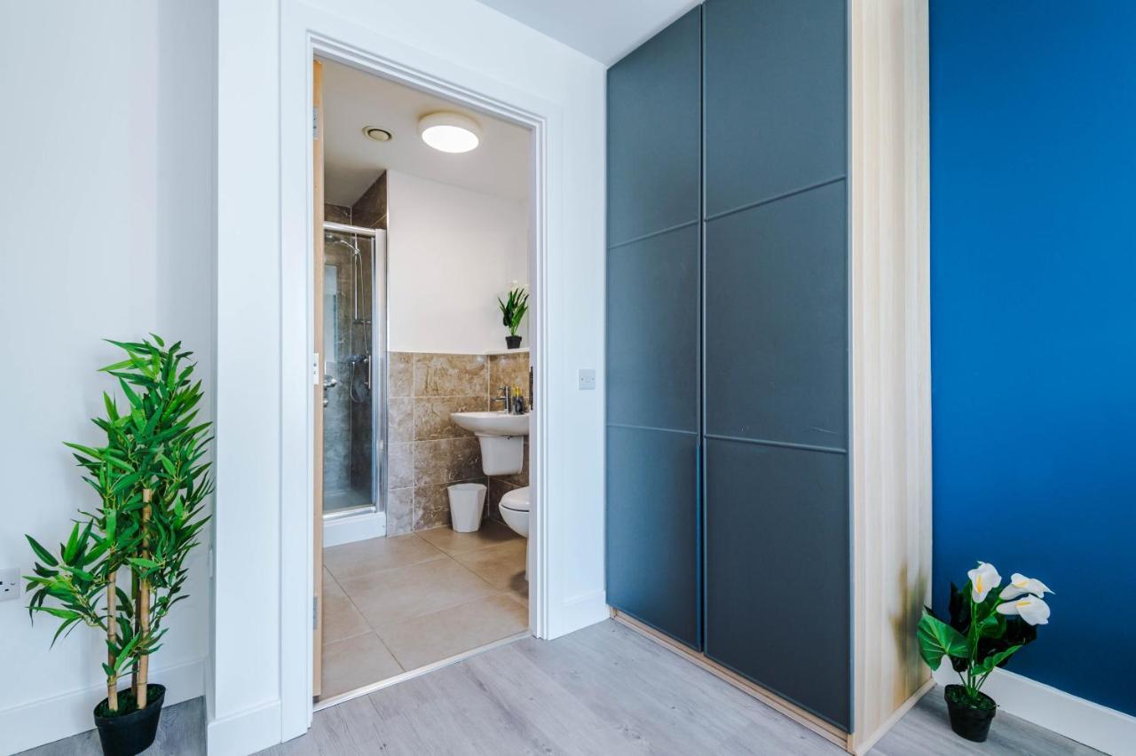 Spacious 3-bedroom In With Private Rooftop Terrace & Stunning Views Apartment *