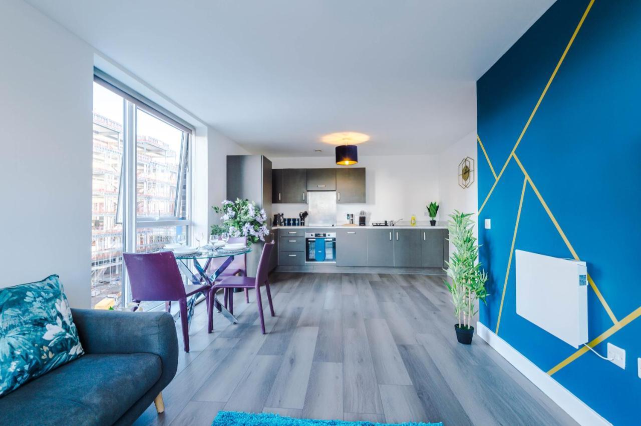 Spacious 3-bedroom In With Private Rooftop Terrace & Stunning Views Apartment
