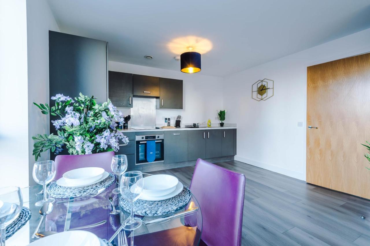 Spacious 3-bedroom In With Private Rooftop Terrace & Stunning Views Apartment