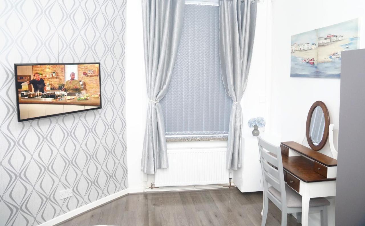 Cheadle House Holidays Holiday home *