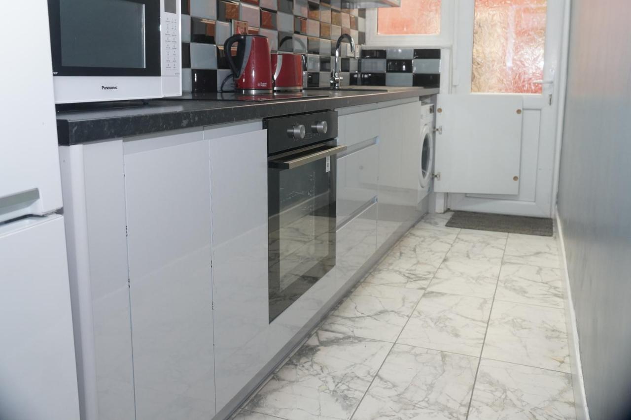Cheadle House Holidays Holiday home