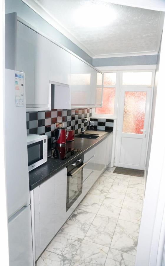 Cheadle House Holidays Holiday home Manchester