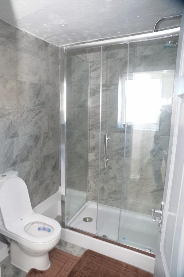 Cheadle House Holidays Holiday home *