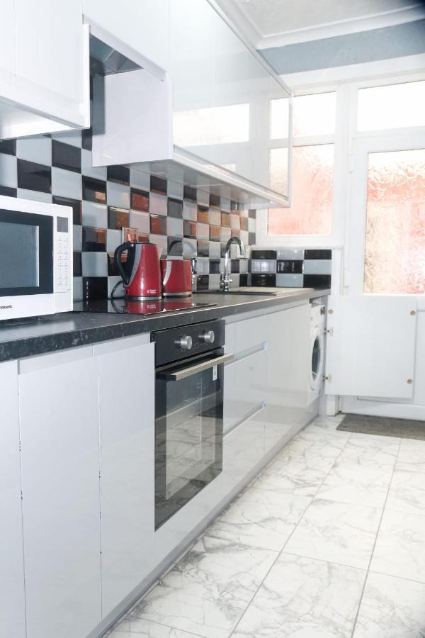 Cheadle House Holidays * Manchester