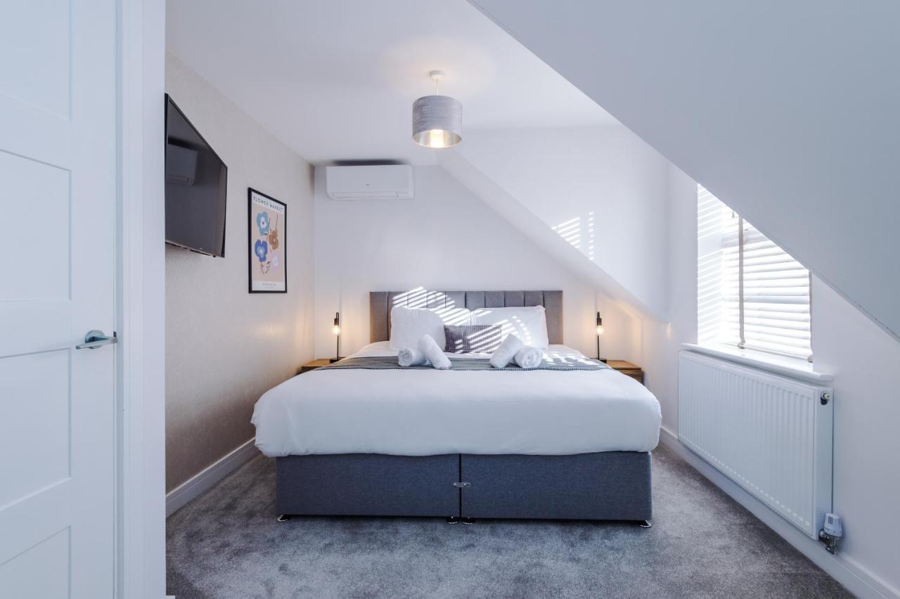 Holiday home 4 Bedroom Townhouse In - By Hilltop Serviced Manchester
