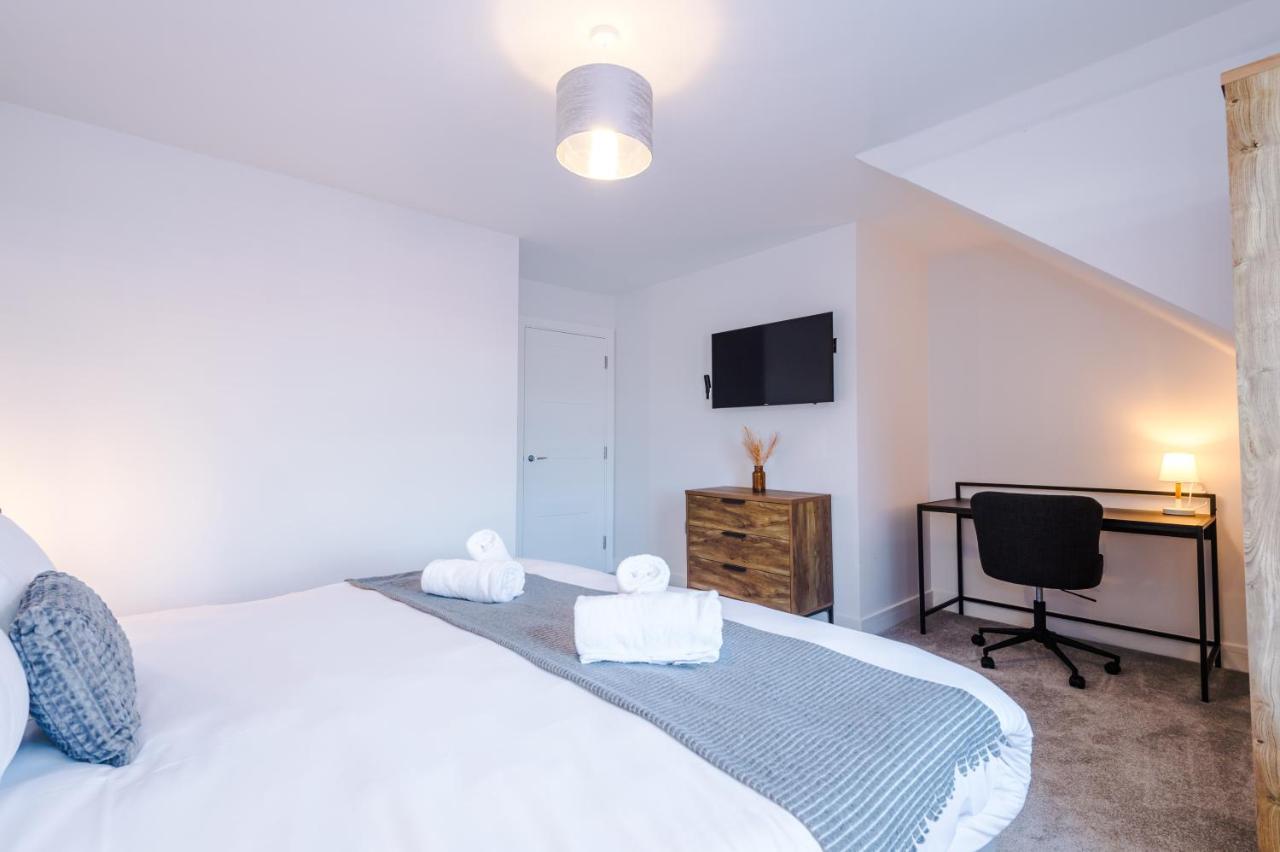 4 Bedroom Townhouse In - By Hilltop Serviced *