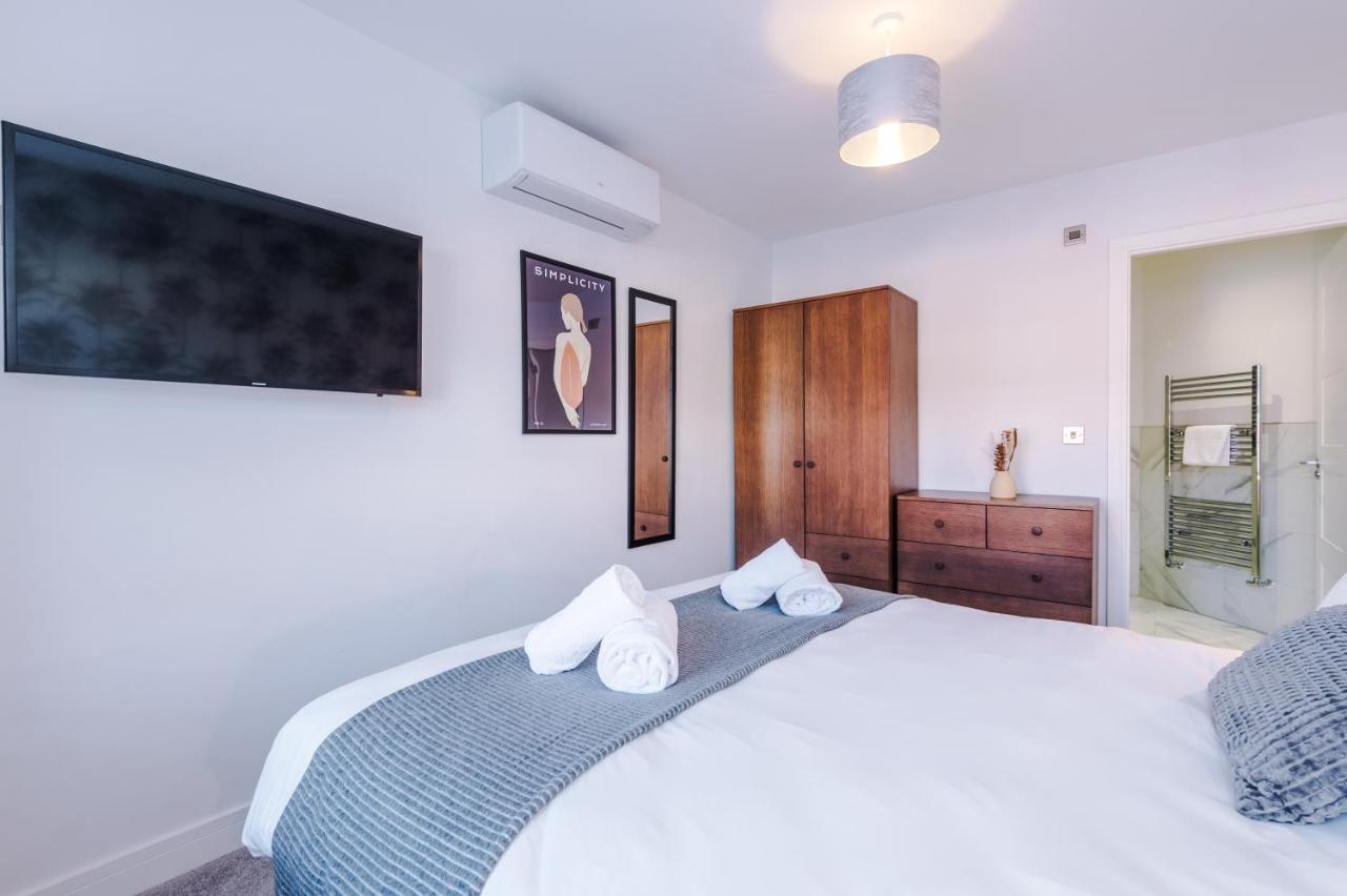 4 Bedroom Townhouse In - By Hilltop Serviced *