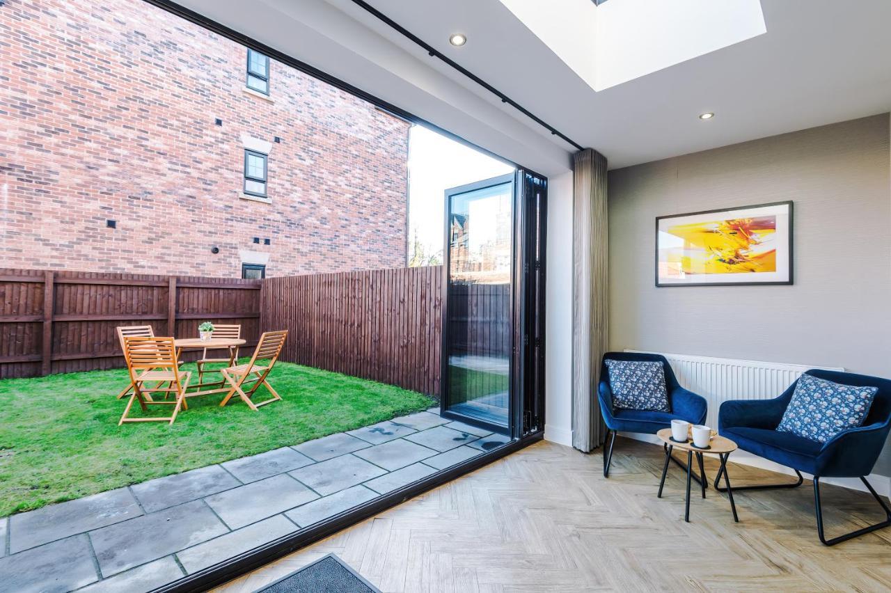 4 Bedroom Townhouse In - By Hilltop Serviced Holiday home *